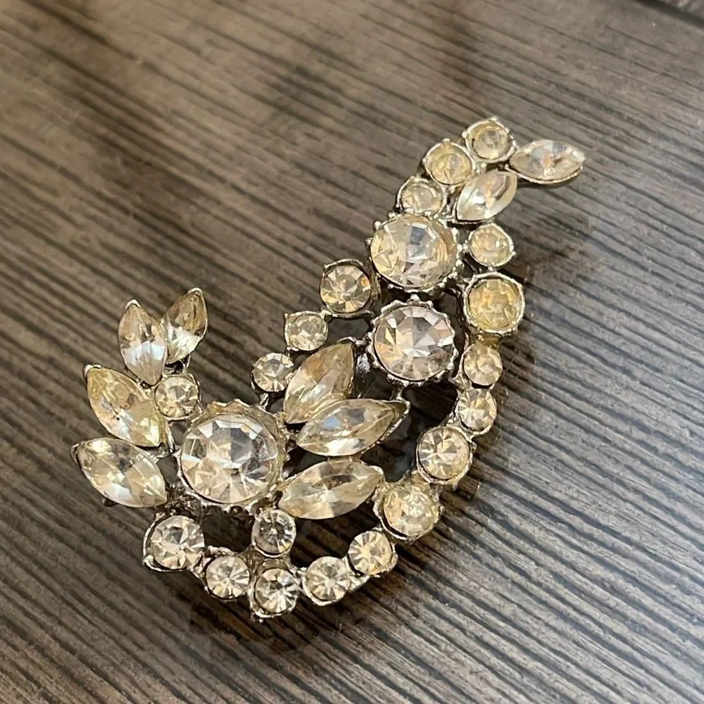 Vintage Paisley Cluster Rhinestone Crystal Brooch, Silver-tone
